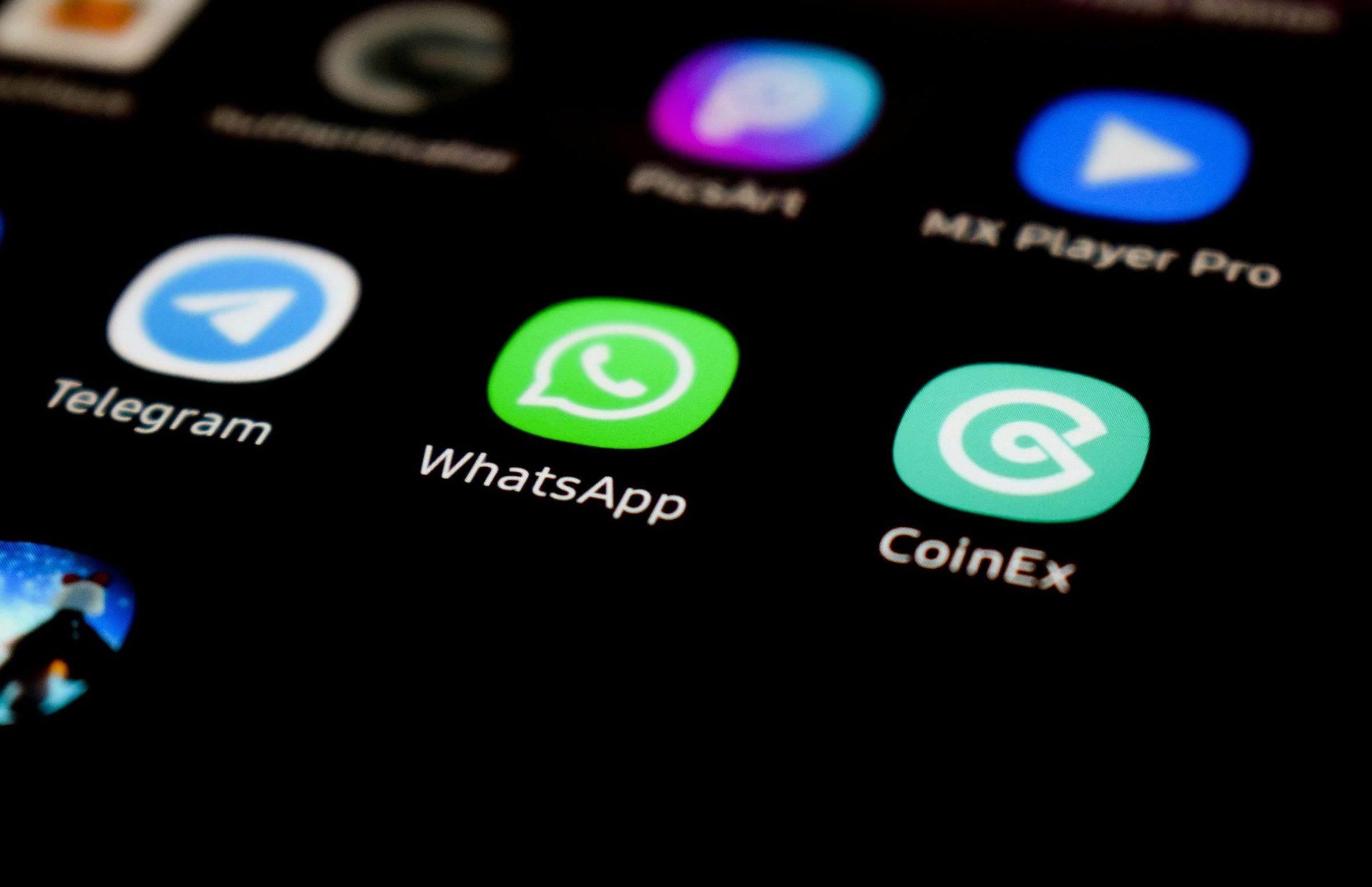 “WhatsApp multi-device setup in 2025 showing a user linking one account to multiple smartphones, tablet, and PC with secure QR code scanning.”